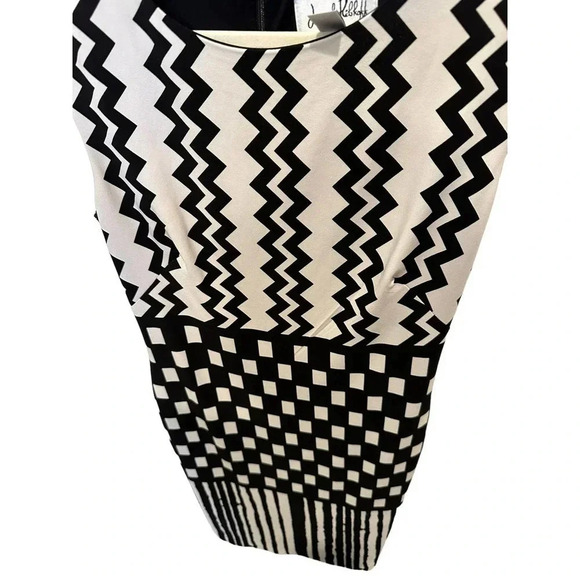 Joseph Ribkoff 171828 Women's White & Black Sleeveless Crew‎ Neck Dress Size 10 - Picture 4 of 6
